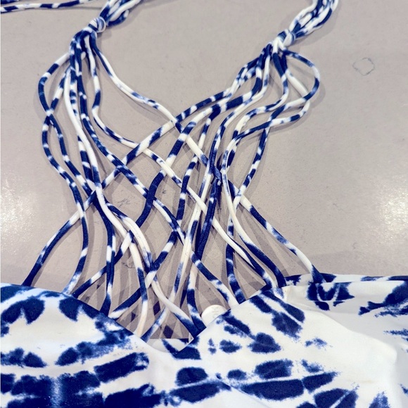 NWOT💙MIKOH SWIM🤍MACRAME TIE DYE HALTER TOP BIKINI SET - Picture 10 of 13